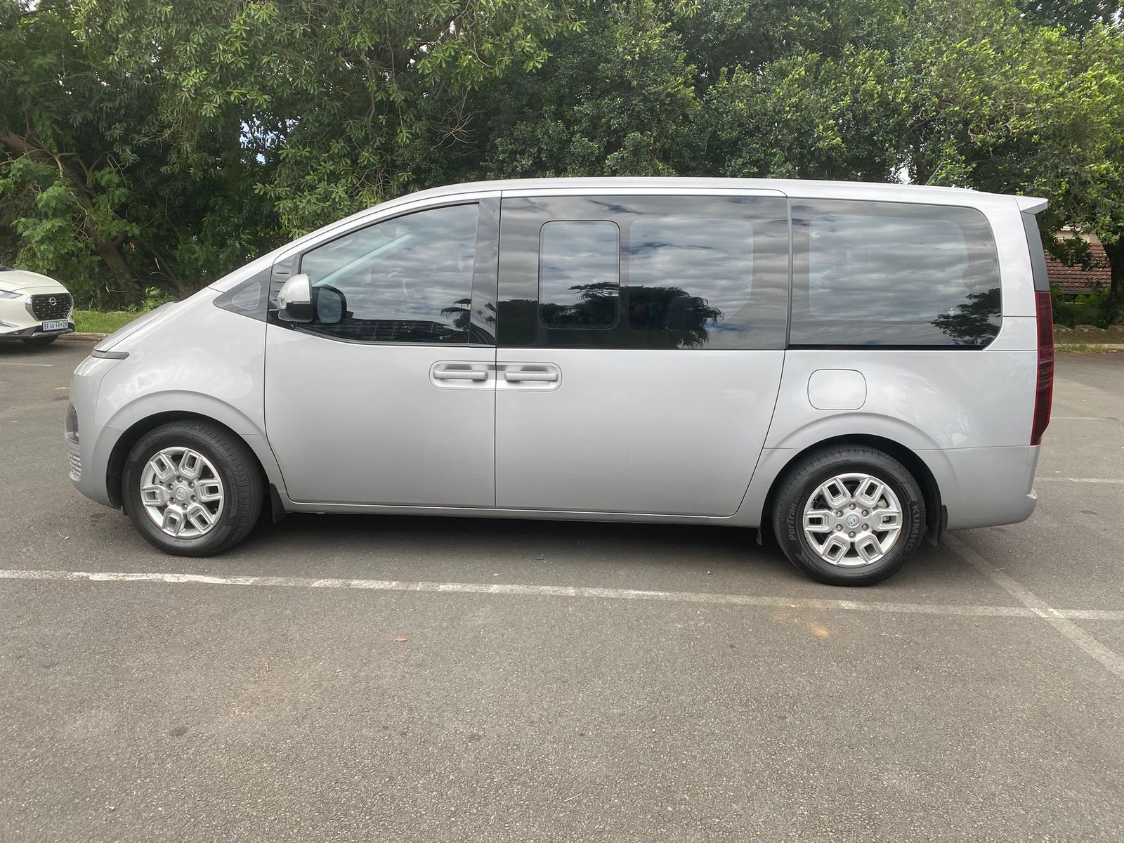 Hyundai Staria